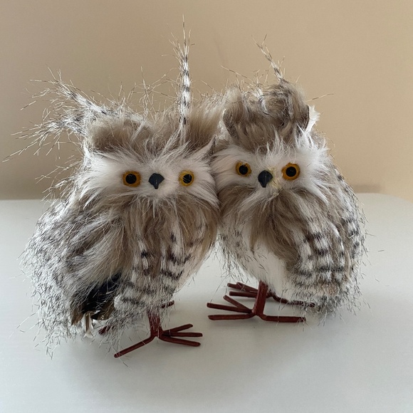 Set of 2 Feathered Snowy Zebra Owls - Picture 1 of 9